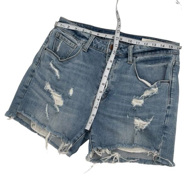 Treasure and Bond distressed high rise boyfriend shorts size 30 - Picture 3 of 4